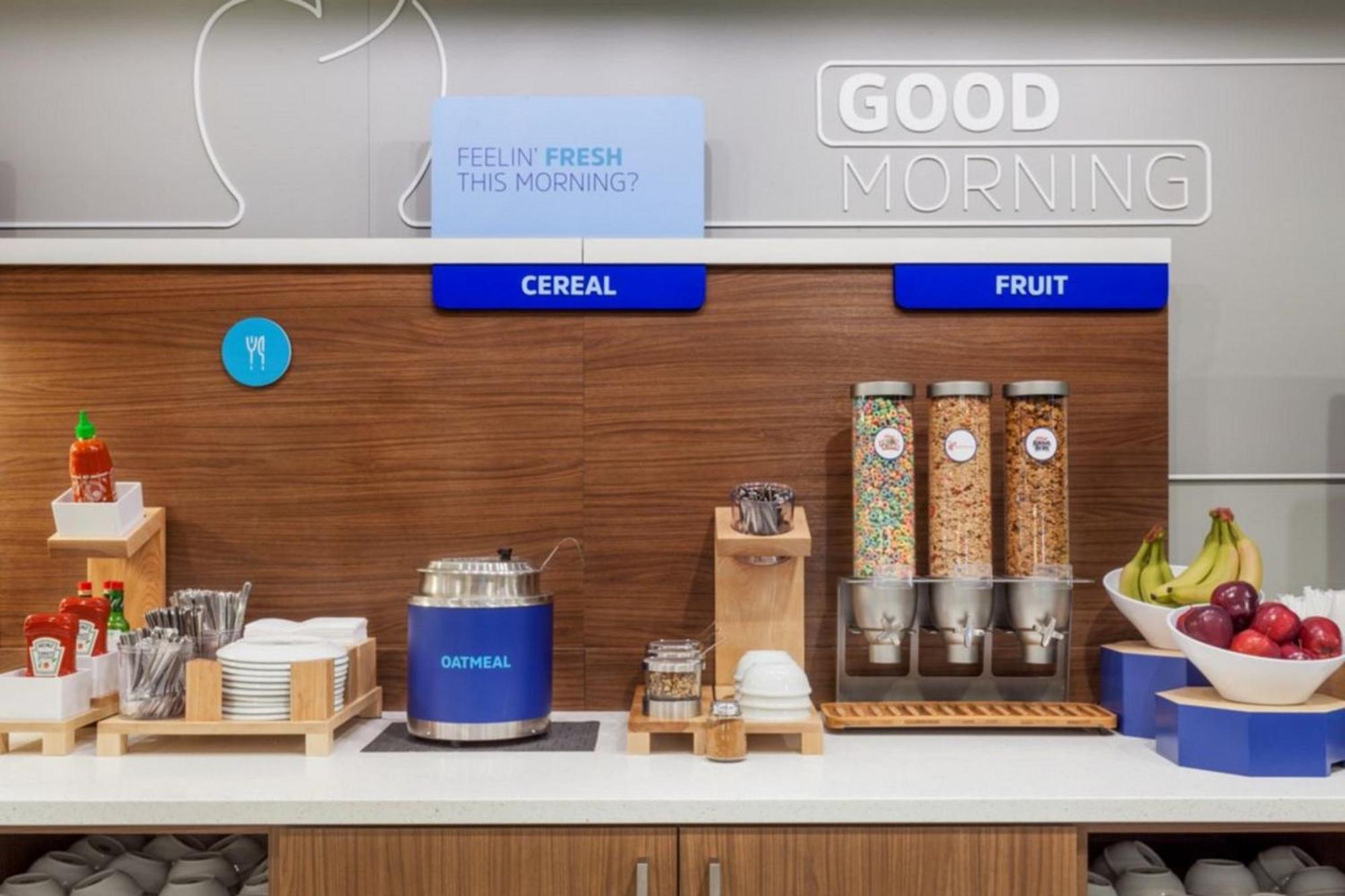 Holiday Inn Express & Suites Chicago Schaumburg By Ihg מראה חיצוני תמונה