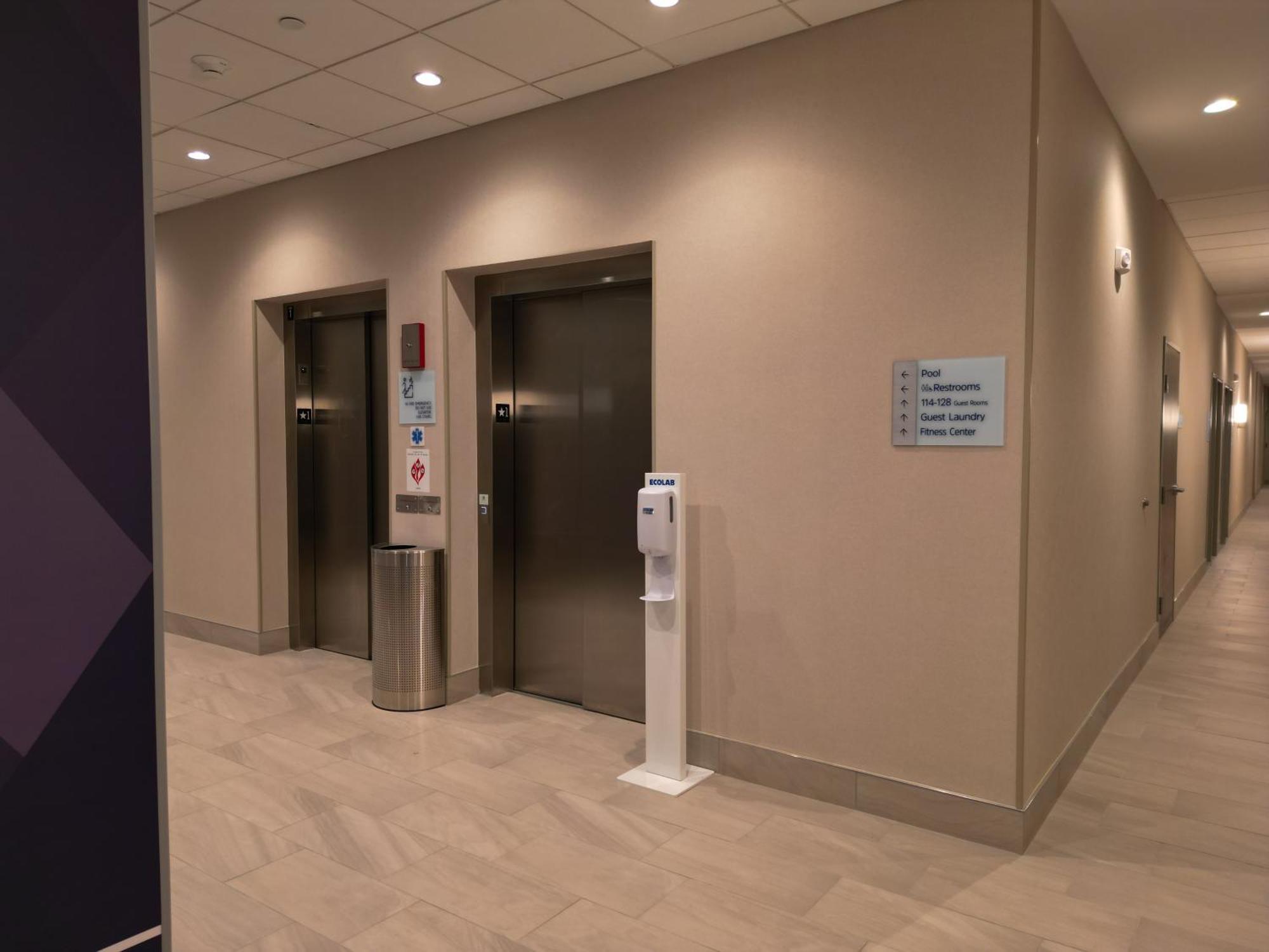 Holiday Inn Express & Suites Chicago Schaumburg By Ihg מראה חיצוני תמונה