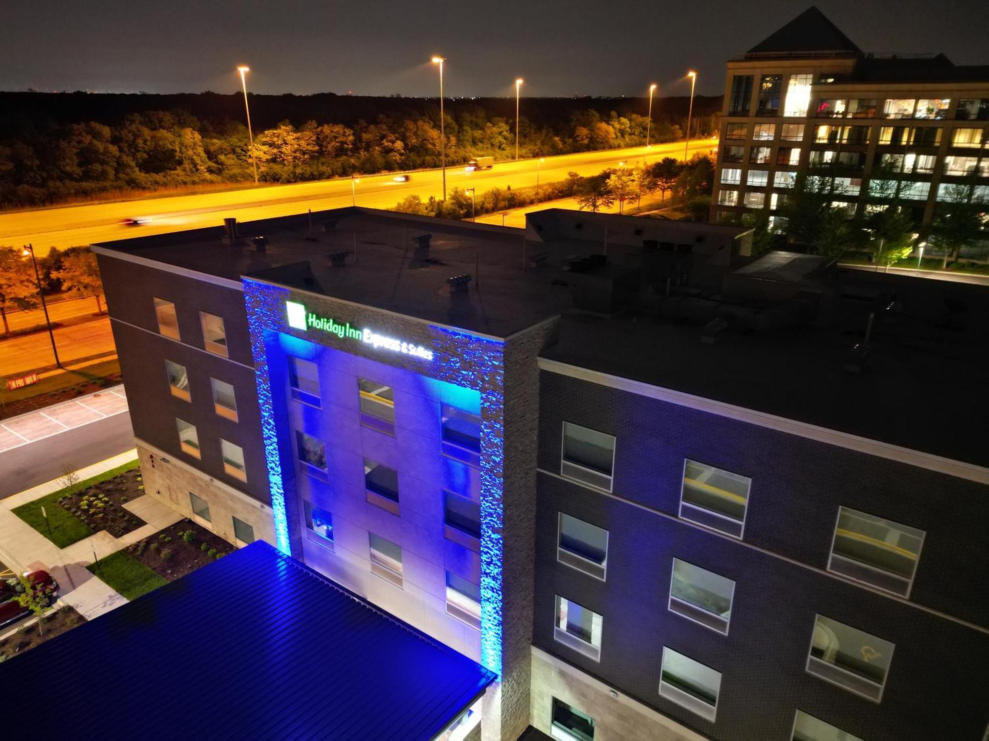 Holiday Inn Express & Suites Chicago Schaumburg By Ihg מראה חיצוני תמונה