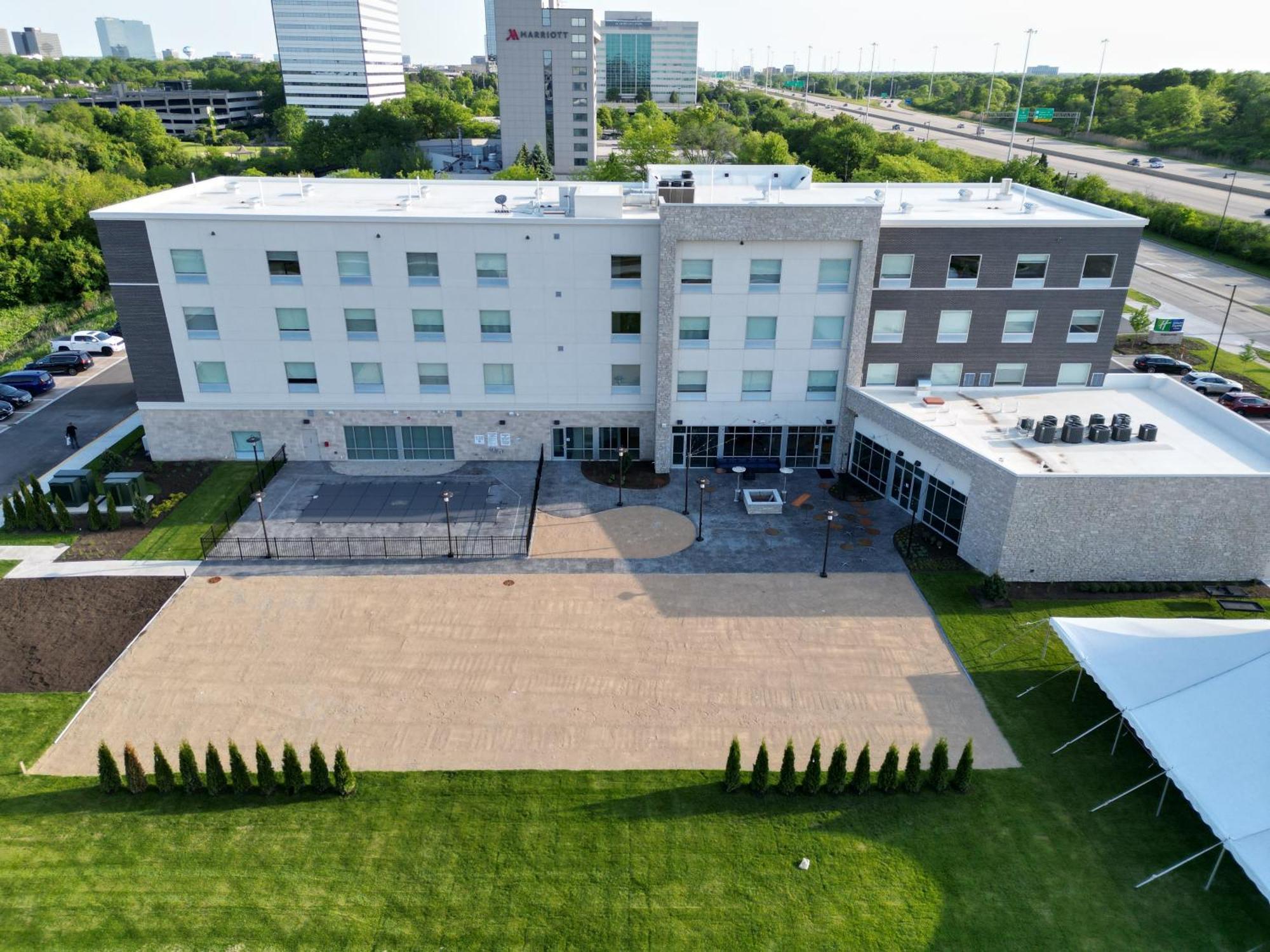 Holiday Inn Express & Suites Chicago Schaumburg By Ihg מראה חיצוני תמונה