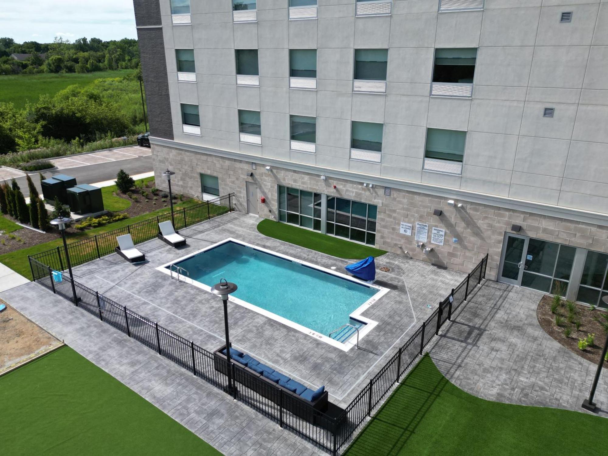 Holiday Inn Express & Suites Chicago Schaumburg By Ihg מראה חיצוני תמונה