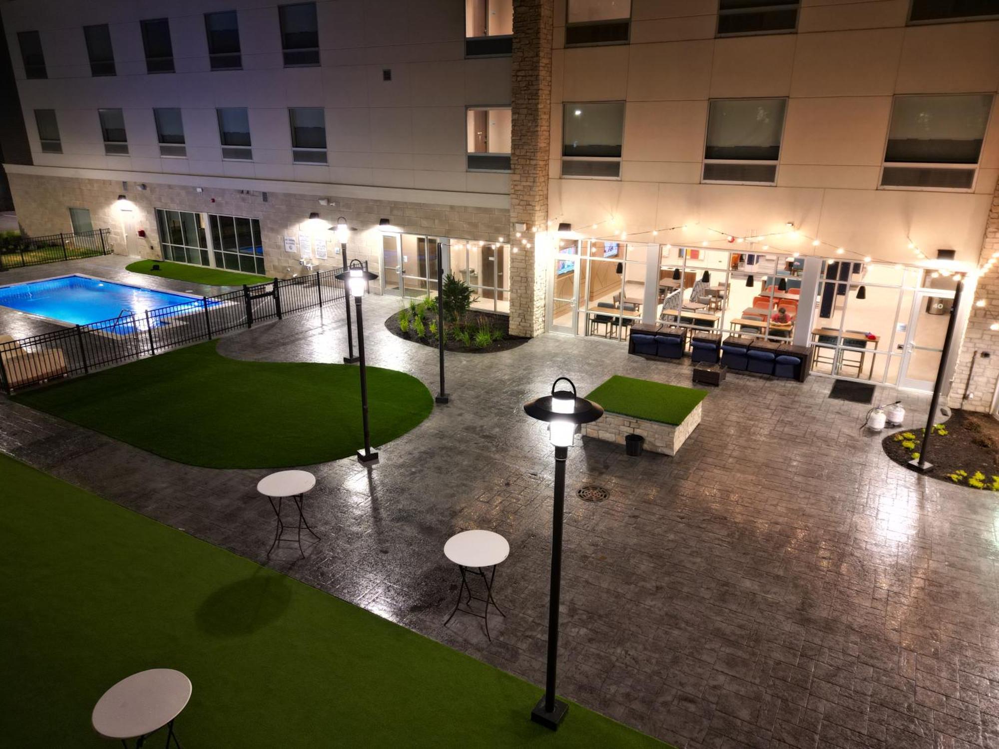 Holiday Inn Express & Suites Chicago Schaumburg By Ihg מראה חיצוני תמונה