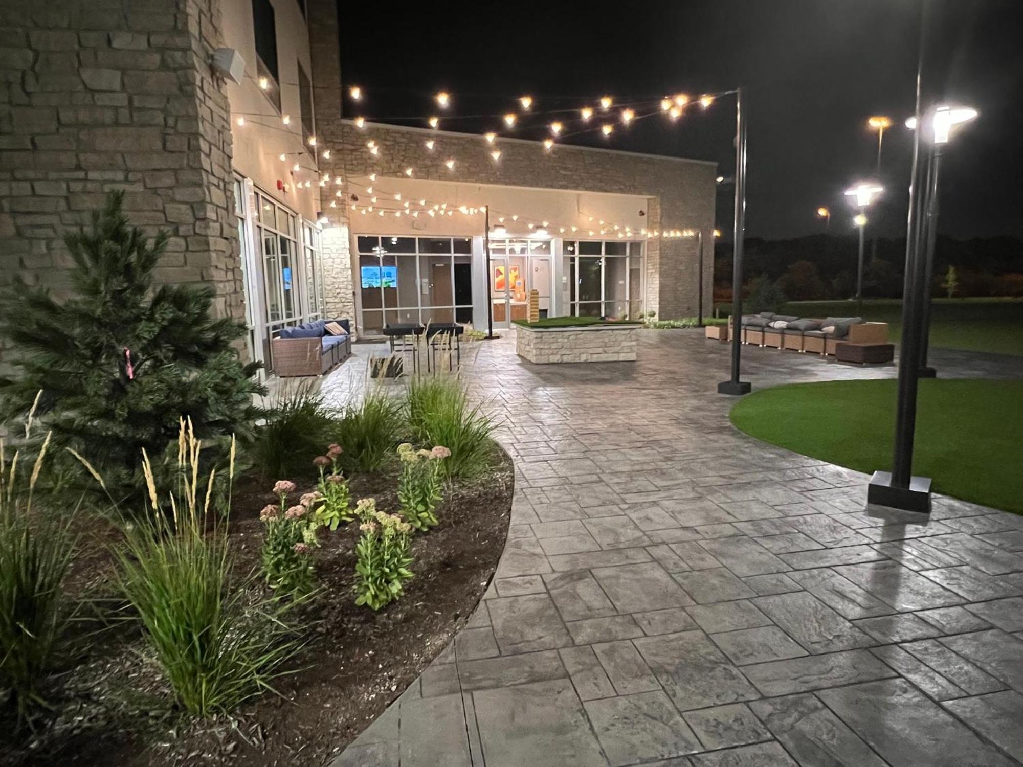 Holiday Inn Express & Suites Chicago Schaumburg By Ihg מראה חיצוני תמונה